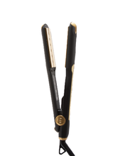 Load image into Gallery viewer, TUFT 1 1/4 TITANIUM STRAIGHTENING IRON WITH INFRARED FUNCTION - First Lady Shears
